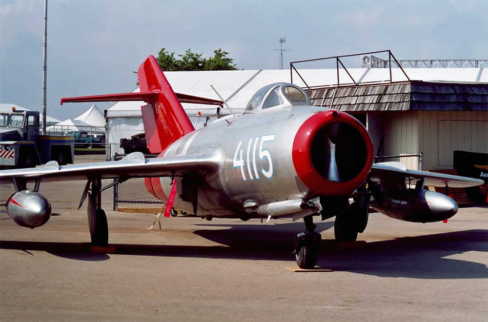 avion de chasse MiG-15 Fagot