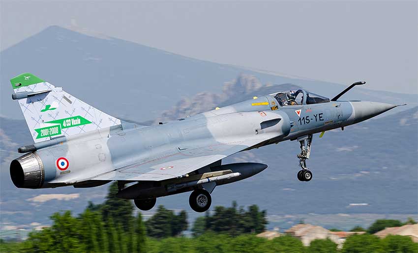 avion de chasse Mirage 2000