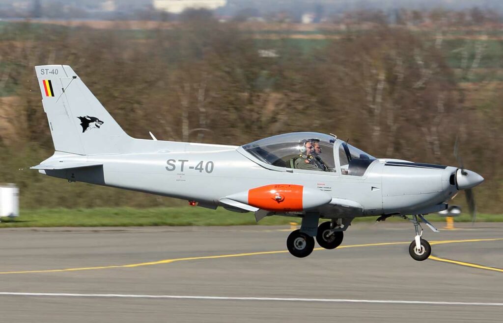 Leonardo (SIAI-Marchetti) SF.260