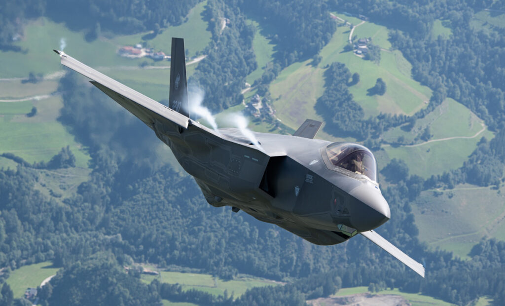 Le F-35 Lightning II: avion de chasse le plus puissant du monde ?