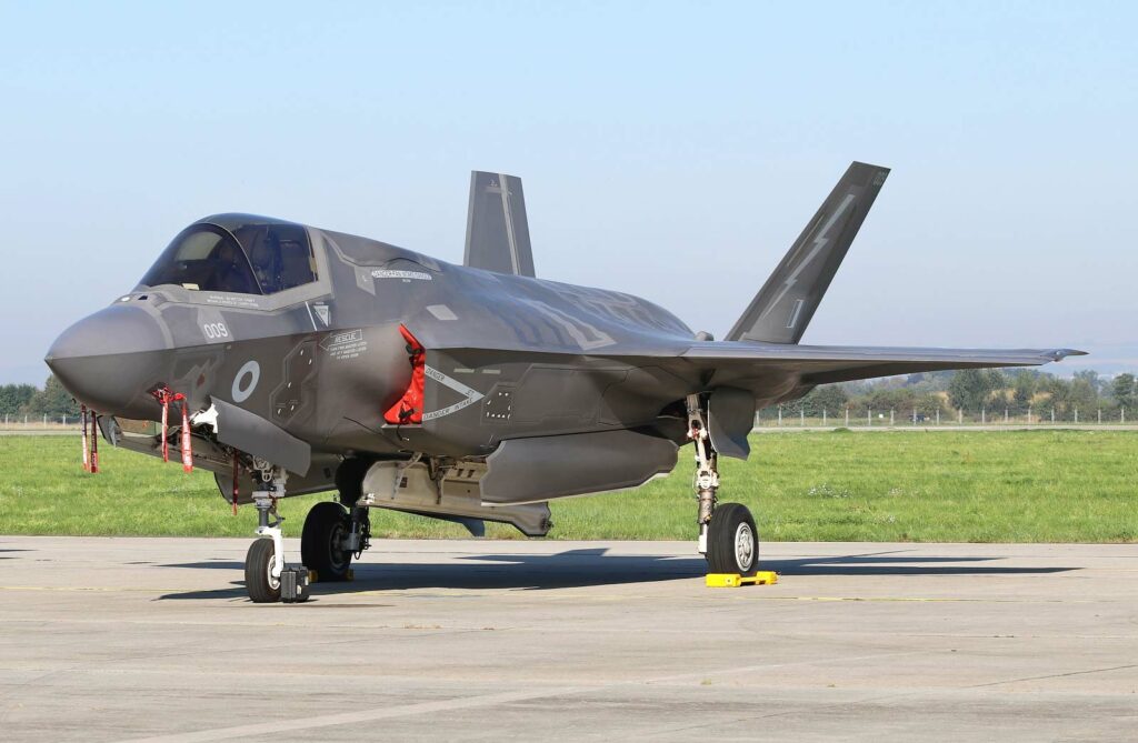 Accroissement de la flotte britannique de F-35 à 74 appareils d'ici 2033