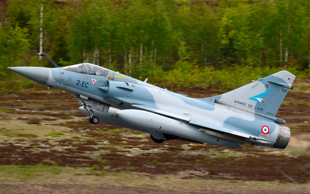 Les défis de la maintenance des avions de chasse en zone de combat