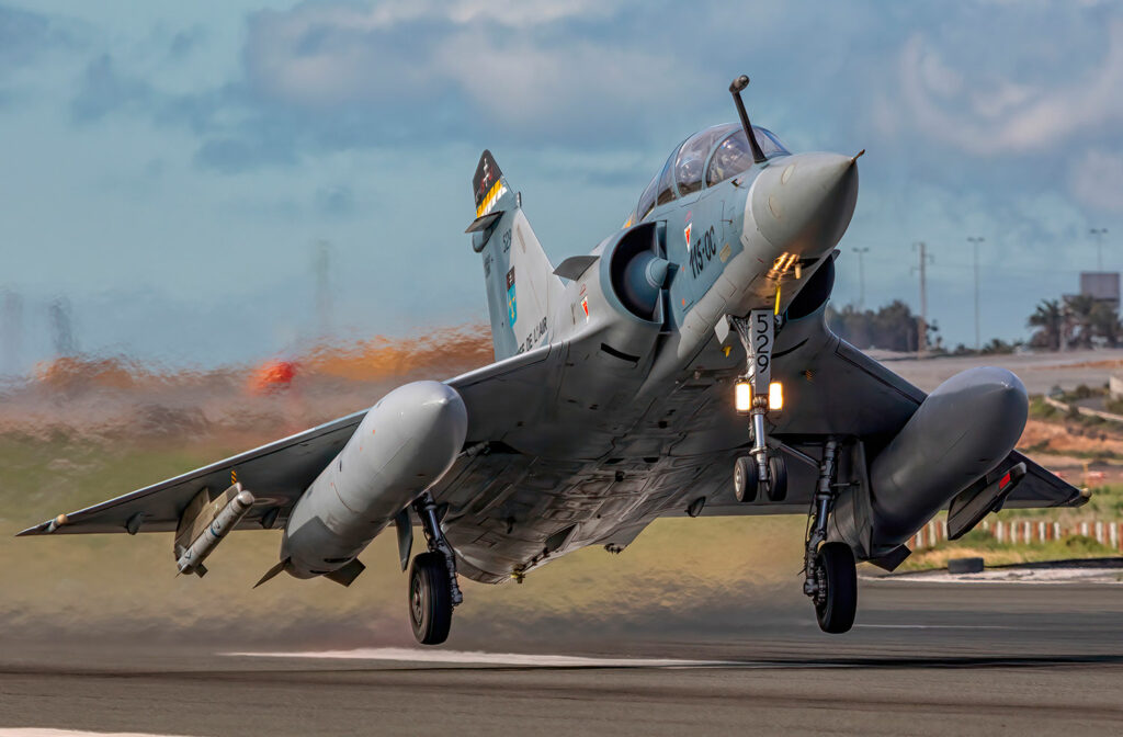 Les systèmes de navigation et de contrôle des avions de chasse