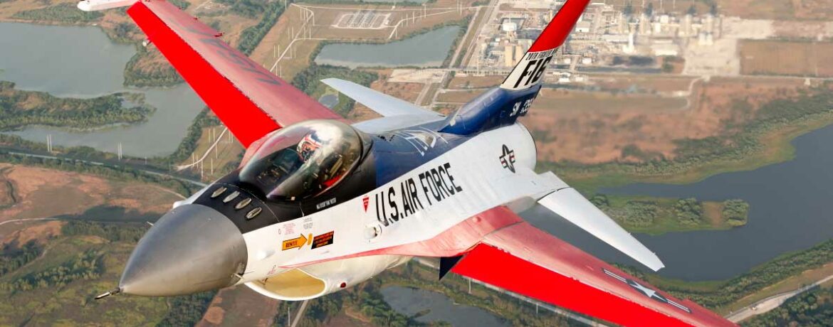 Le F-16, pilier des forces aériennes dans le monde