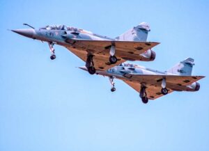 Coût réel : moderniser ou acheter un avion de chasse ?