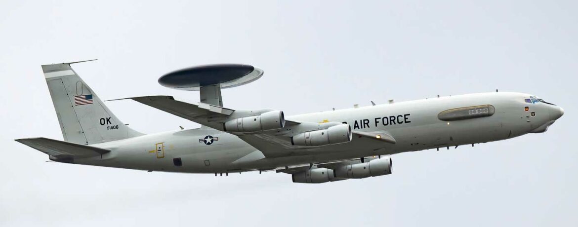 Peut-on déployer un avion de chasse moderne sans AWACS ?