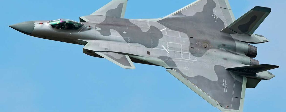 Le J-20S biplace chinois entre en service opérationnel
