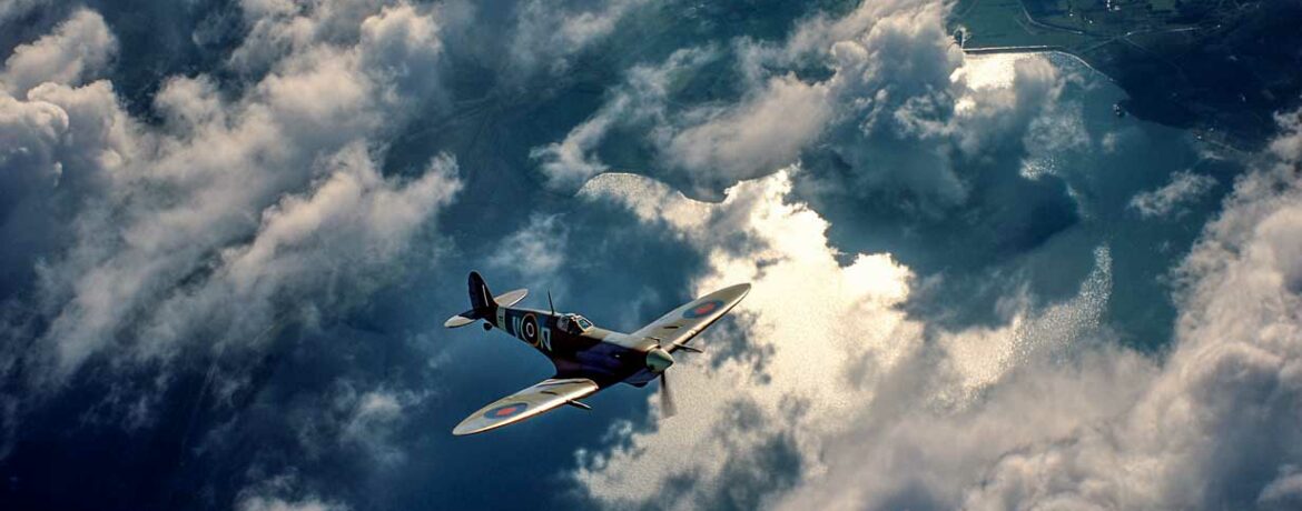 Pourquoi le Spitfire avait des ailes asymétriques