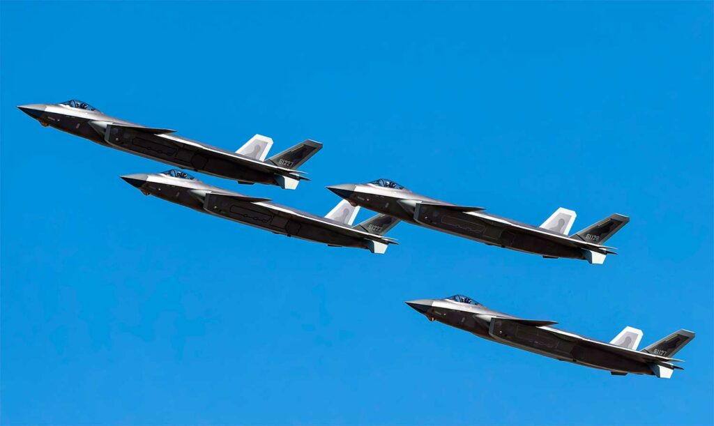 J-20S biplace : Pékin transforme son chasseur furtif en centre de commandement aérien