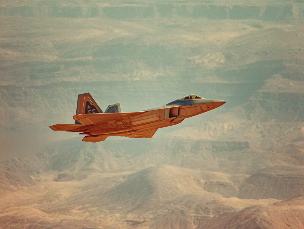 F-22 Raptor : l’arsenal discret du chasseur furtif