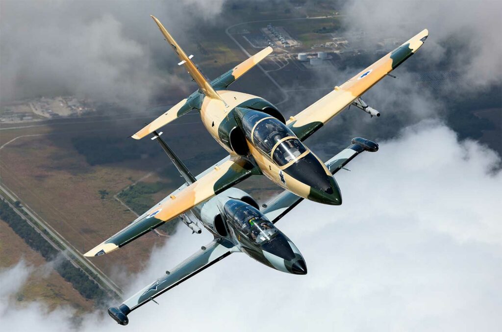 Le L-39, un jet d’entraînement devenu atout discret pour des mercenaires