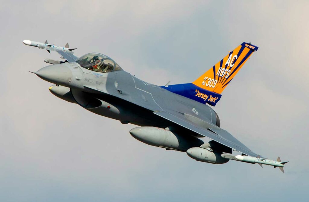Comment le F-16 a influencé l’aviation de chasse moderne