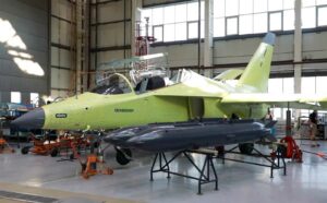 Yak-130M : le jet-école russe se transforme en chasseur de drones armé