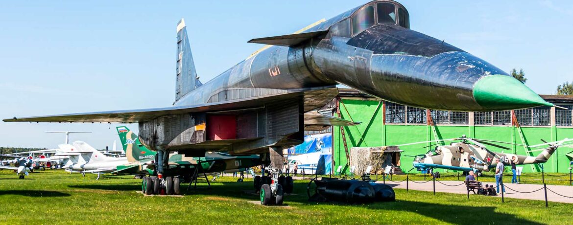 Sukhoi T-4 Sotka : l’avion soviétique qui voulait atteindre Mach 3