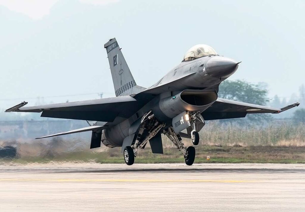 Pourquoi les chasseurs modernes emportent-ils peu de munitions en mission réelle ?