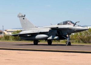 Pourquoi les chasseurs modernes emportent-ils peu de munitions en mission réelle ?