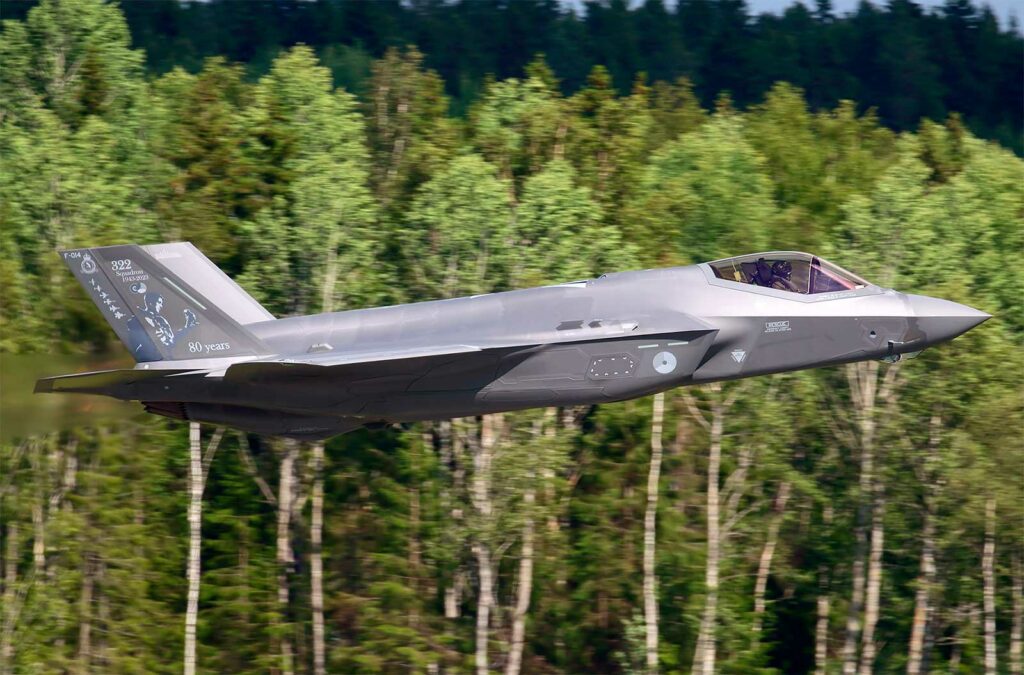 un avion de chasse