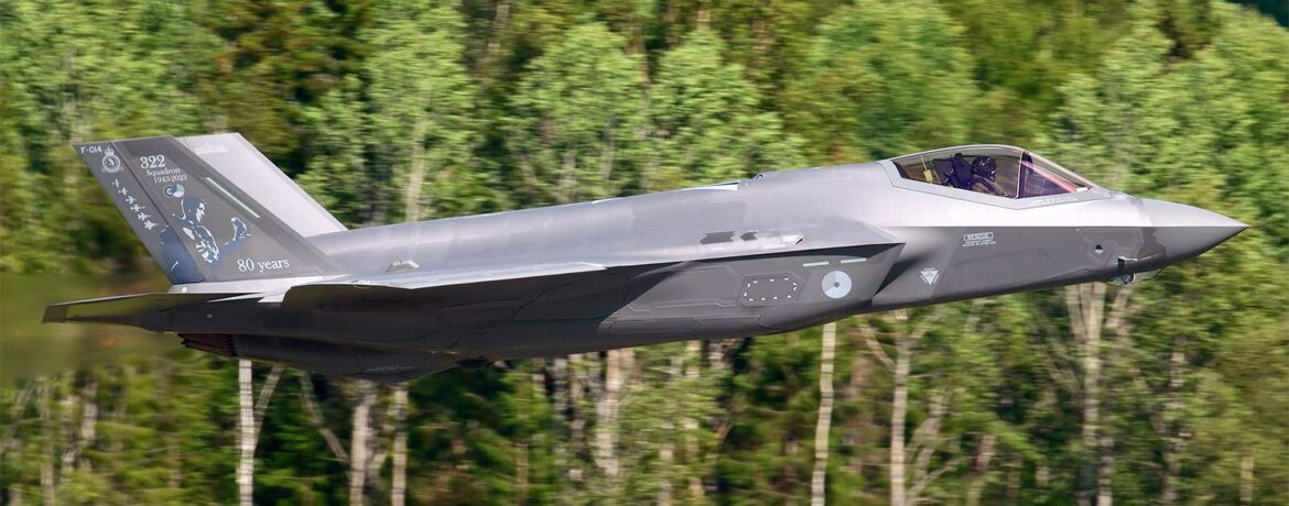 un avion de chasse
