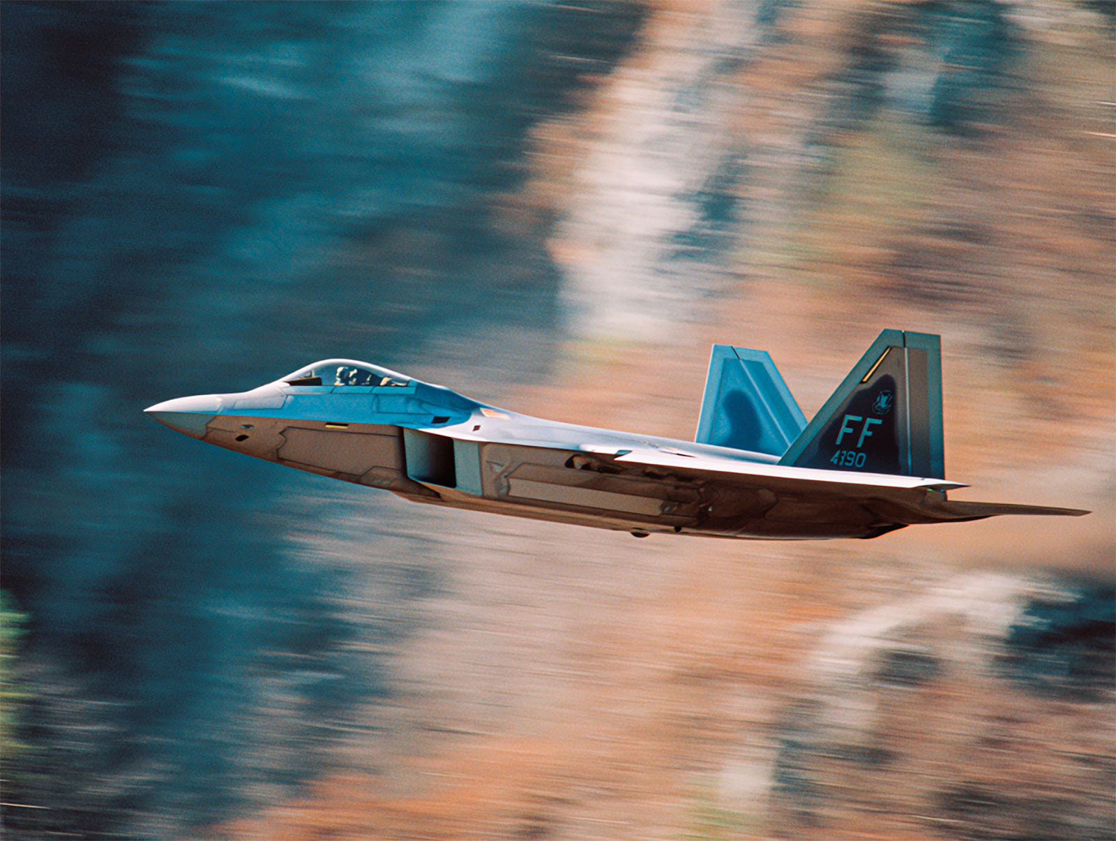 F-22 Raptor vs SU-57 Felon